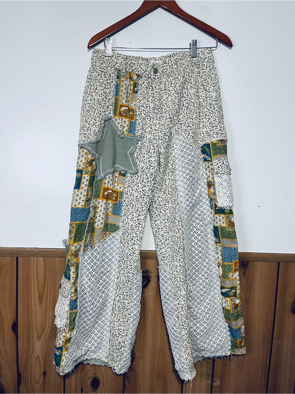 POL Cream Patchwork Wide-Leg Pants with Green Star Accent - Picture 2 of 8